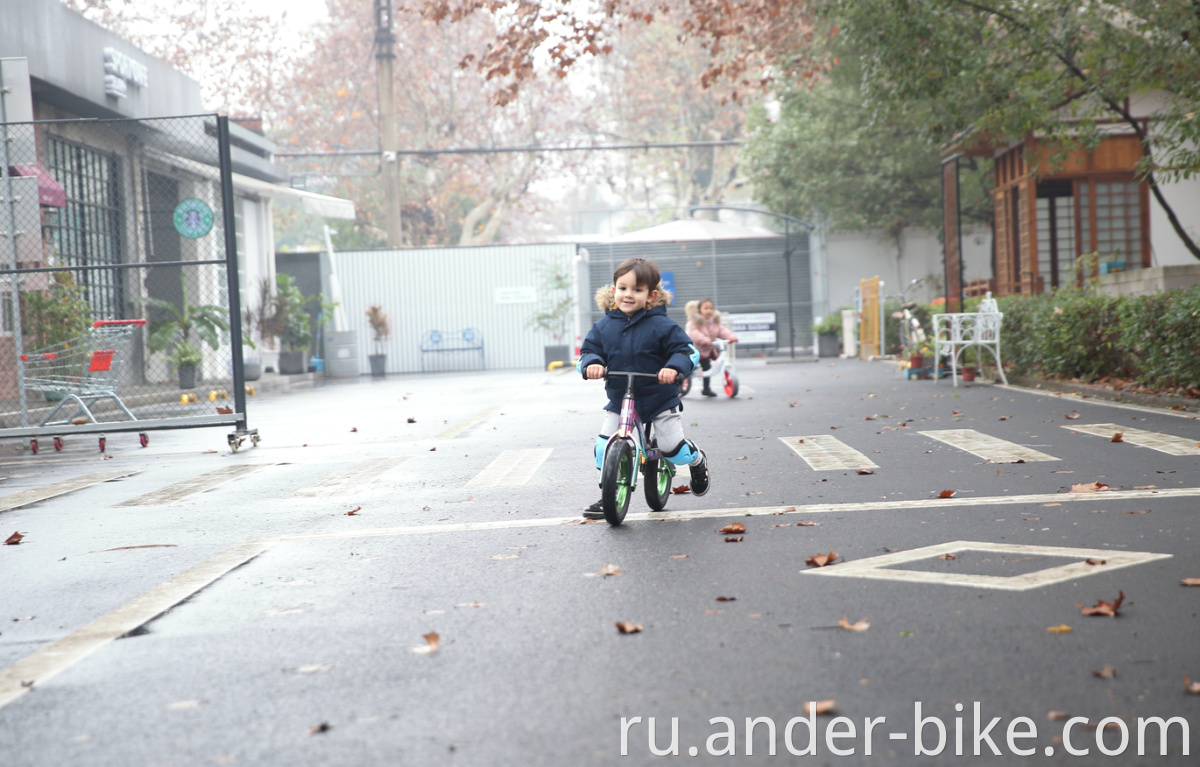 chindren balance bike